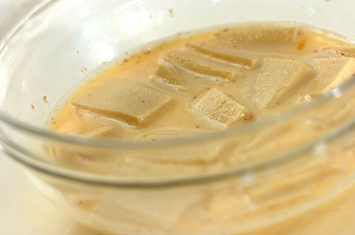 高野豆腐とアボカドのオムレツの作り方1