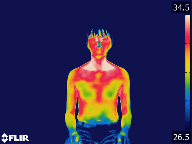 軽バンなのに12Vクーラー完全格納！広々の最強キャンピングカーとは？