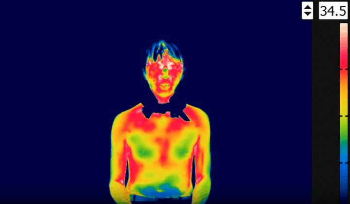 軽バンなのに12Vクーラー完全格納！広々の最強キャンピングカーとは？