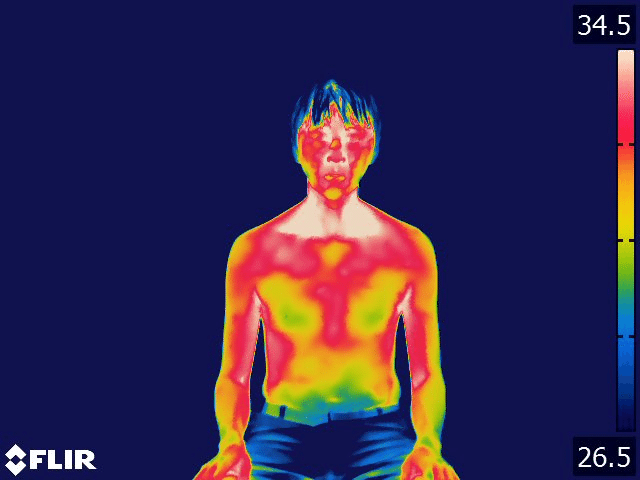 軽バンなのに12Vクーラー完全格納！広々の最強キャンピングカーとは？