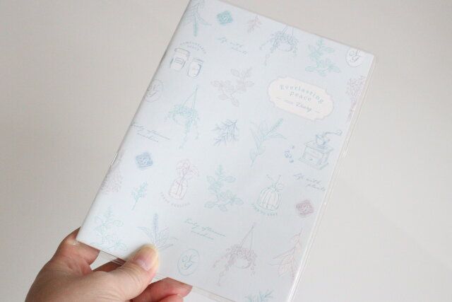 セリアのダイアリー2026はビニールカバー付き