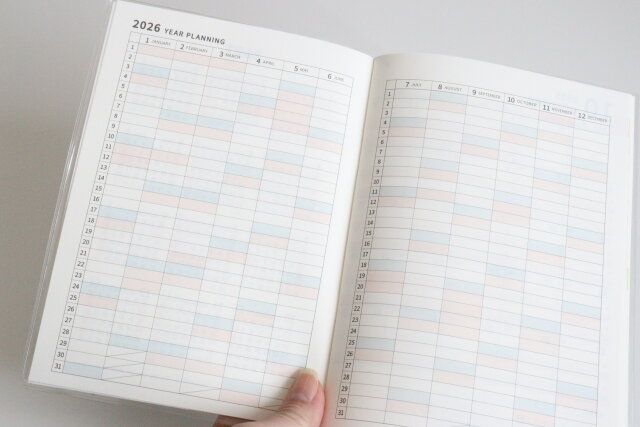 セリアのダイアリー2026のマンスリーページ