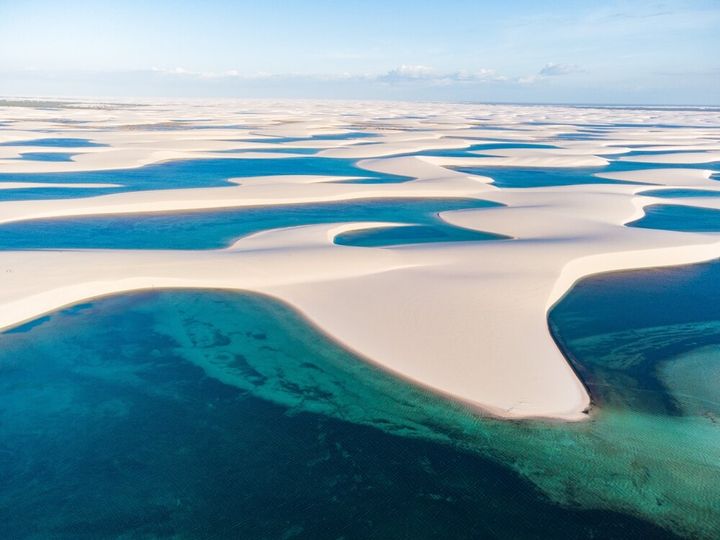 乾季の間、魚たちはどこへいくのか。石英の砂丘に出現する湖で泳いでみよう