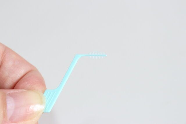 立体構造歯間ピック＆ブラシ 持ち手