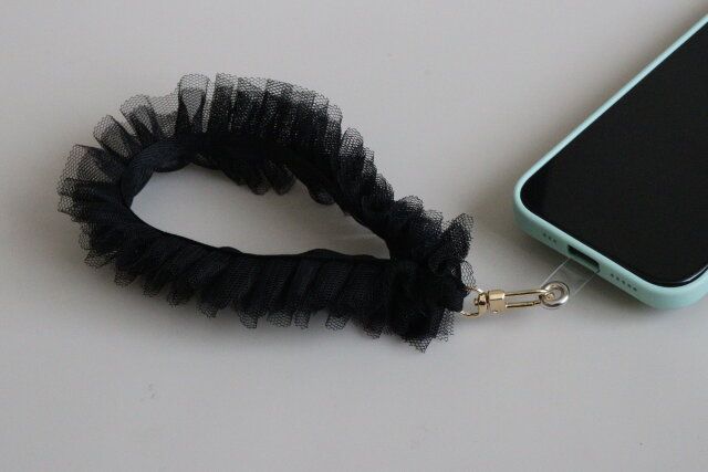 スマホリストストラップ レース 使用例