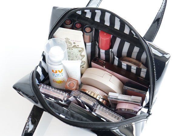 宝島社のムック付録のセシルマクビーのコスメポーチ8