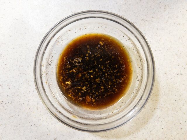 ステーキソースの材料を混ぜ合わせておきます。