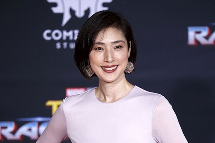 バイクが似合う女性芸能人2位となった天海祐希さん（撮影：2017年10月、EPA＝時事）