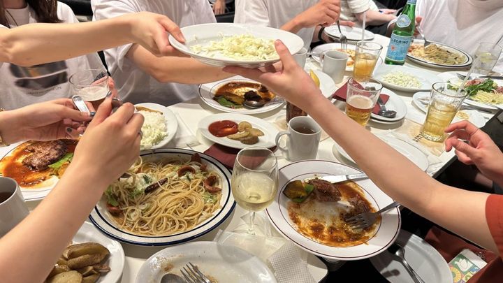 お花屋さんの愛車は、フランス生まれのあのクルマ。初めてのマイカー《ルノー》の「カングー1」【マイカーと一緒にどこまでも。vol.9】
