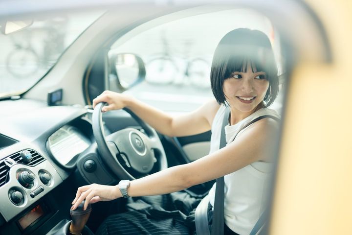 お花屋さんの愛車は、フランス生まれのあのクルマ。初めてのマイカー《ルノー》の「カングー1」【マイカーと一緒にどこまでも。vol.9】