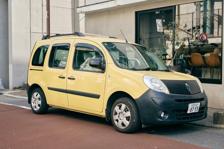 お花屋さんの愛車は、フランス生まれのあのクルマ。初めてのマイカー《ルノー》の「カングー1」【マイカーと一緒にどこまでも。vol.9】