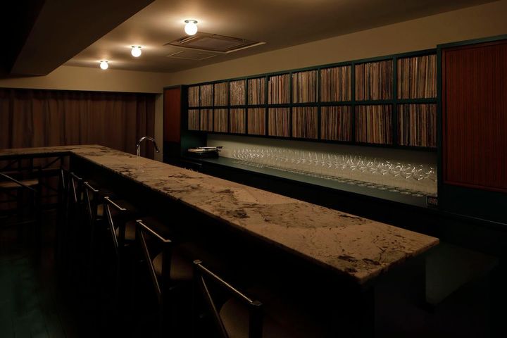 顔なじみの常連客からインバウンドの観光客まで、常に客足が途切れることはない。