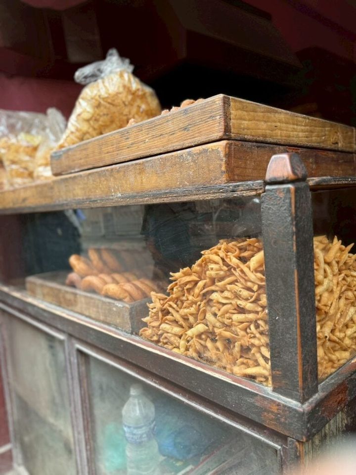 揚げ菓子のショーケース