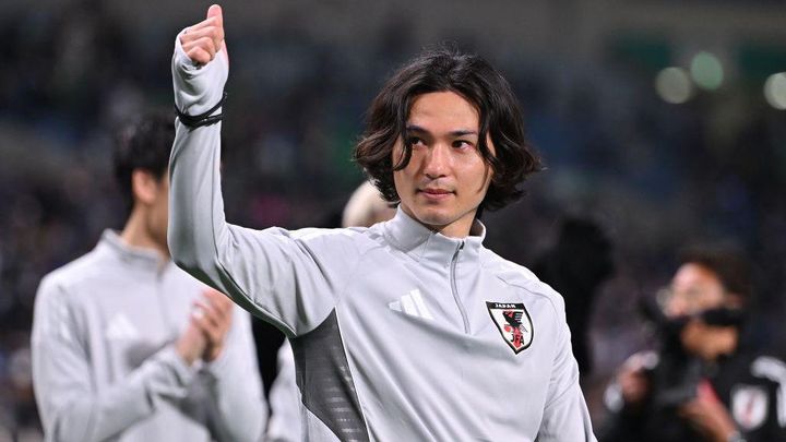 SNSで切り取られて…！30歳日本代表MF、話題のタンクトップ観戦は「5分だけ」のレアな姿だった