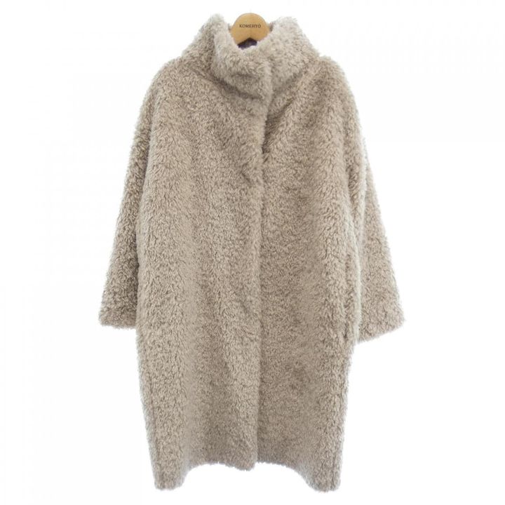 ヘルノのボアコート