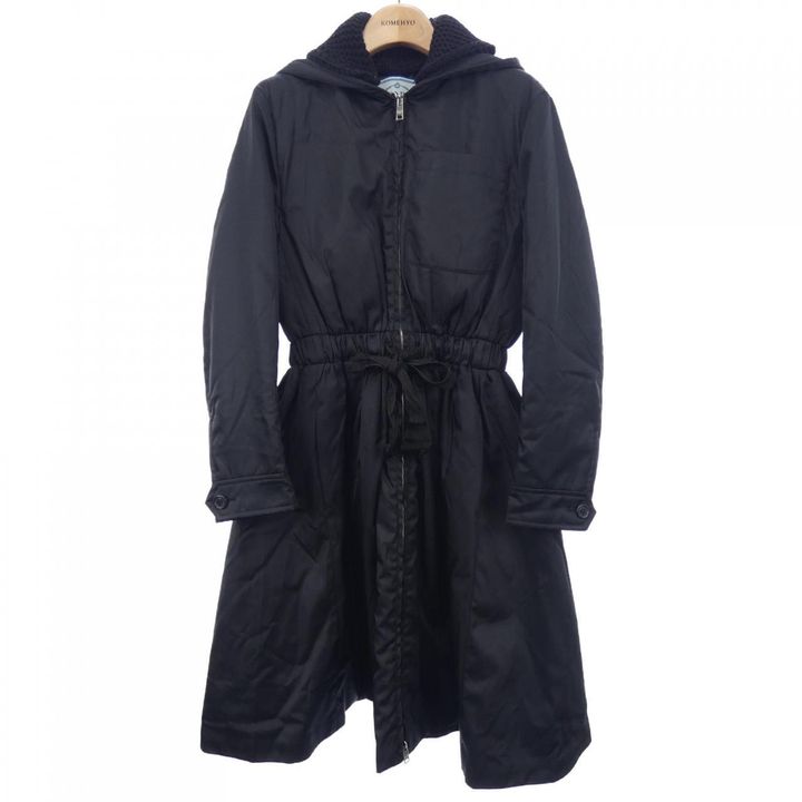 プラダのダウンコート