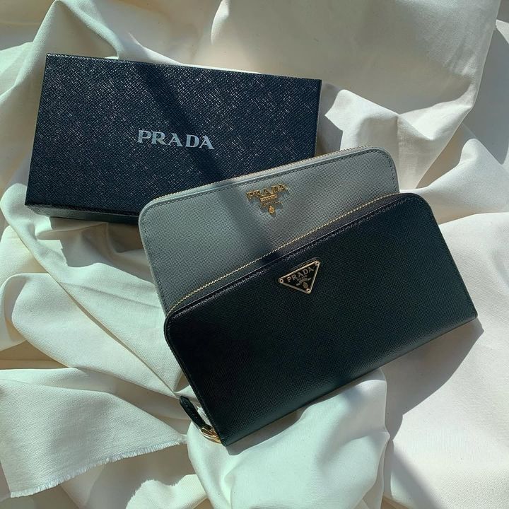 プラダの長財布2種類