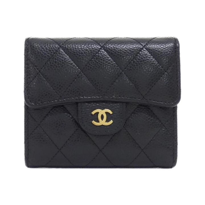 シャネルの三つ折り財布