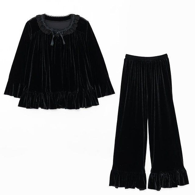 しまむらのクラロリくる実コラボのベロアルームウェア