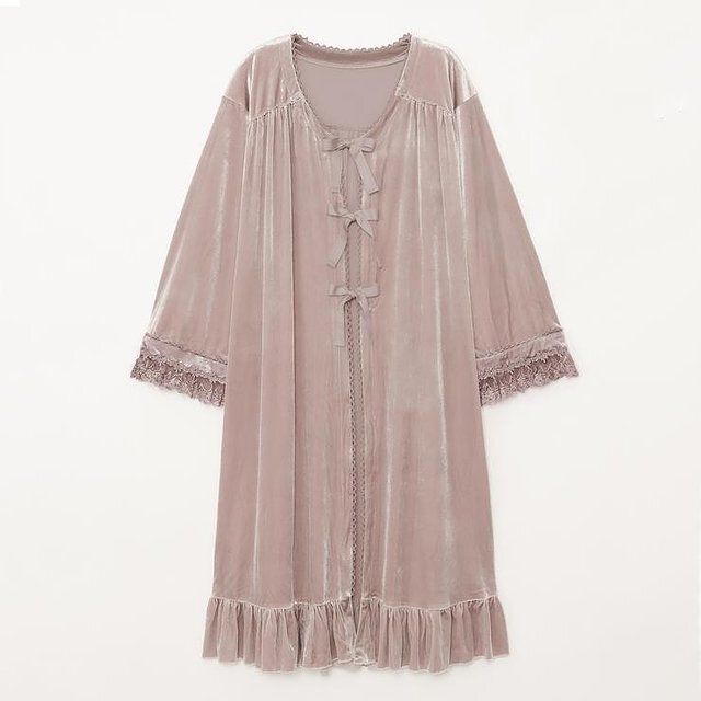 しまむらのクラロリくる実コラボのベロアルームガウン