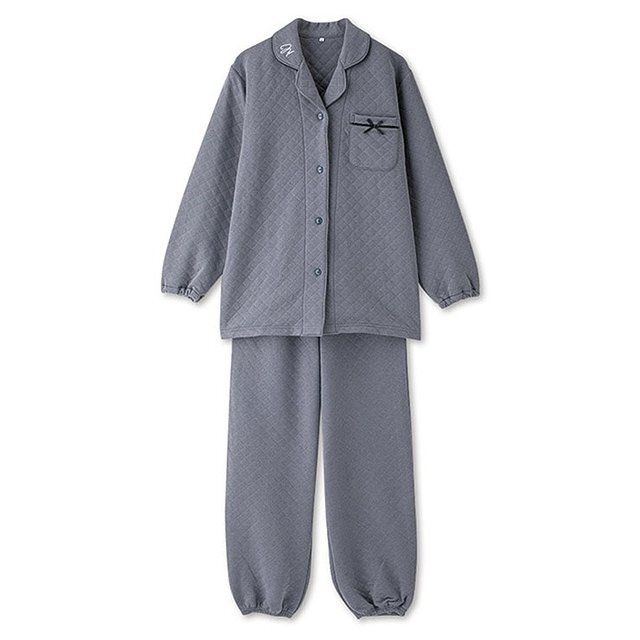 しまむらの眠眠ラボ×MUMUコラボのチャコールグレーのキルトパジャマ