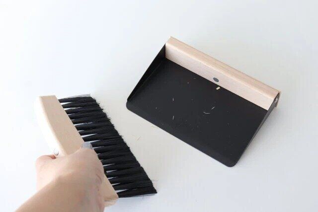 スタンダードプロダクツの便利なミニ卓上用ちりとりほうきセット