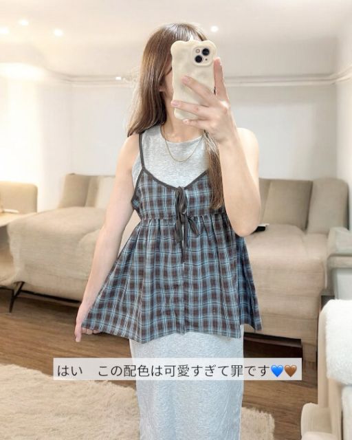 チェックリボンキャミを着たコーデ