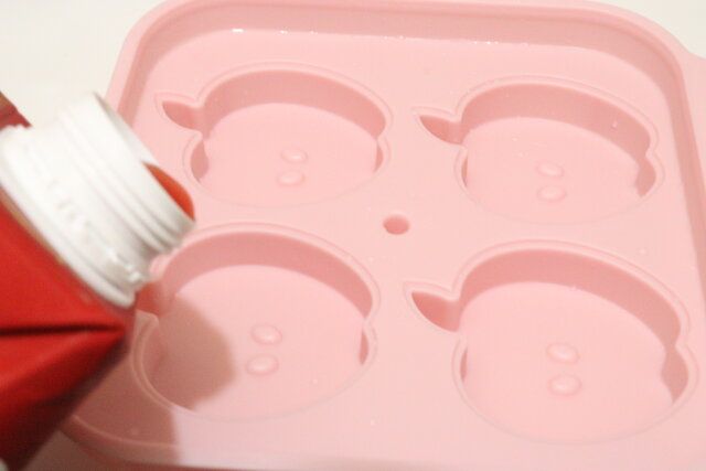 アイストレー（4個取、リンゴ） 注入