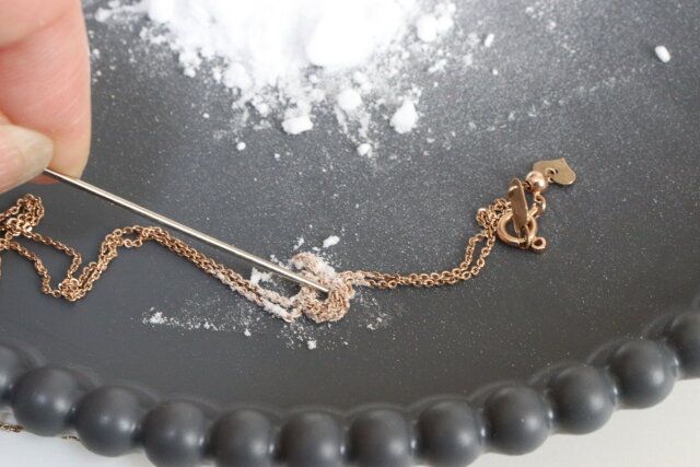 絡まったチェーン 針