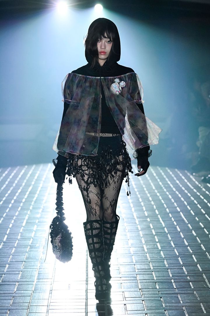 2025-26年秋冬コレクションより。