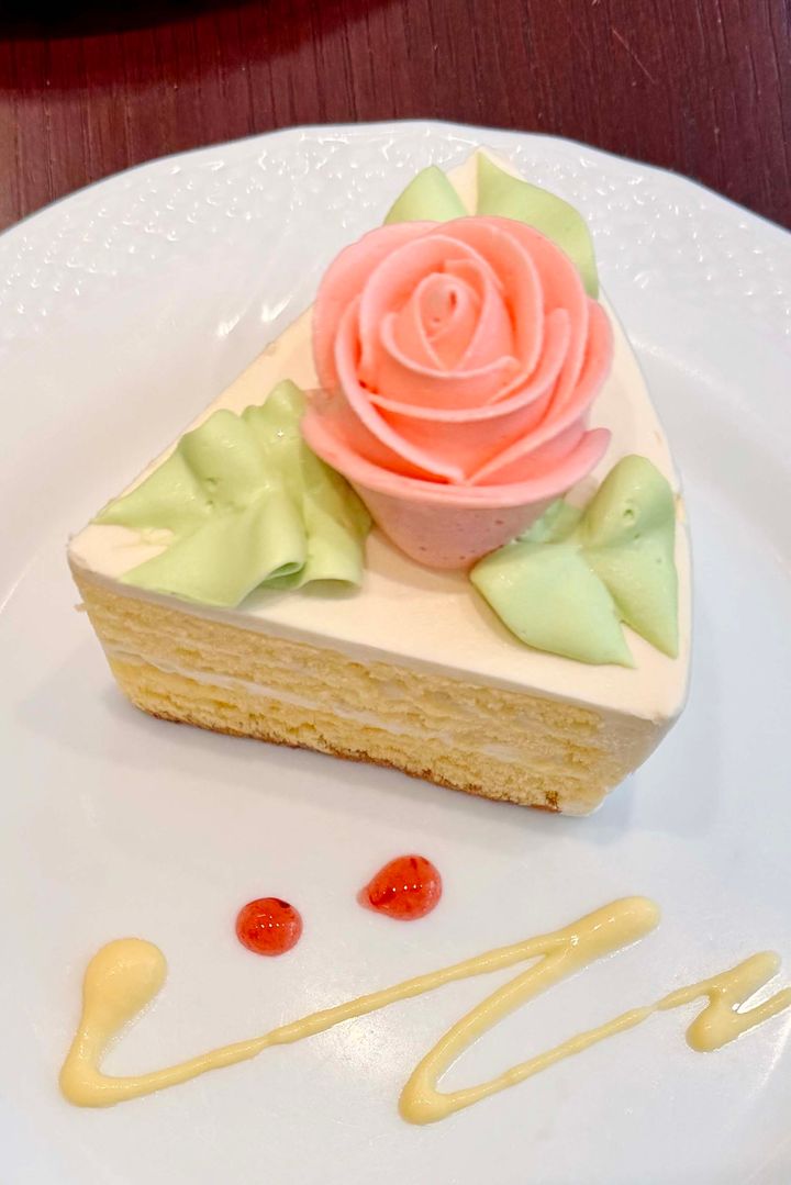 落ち着く穴場カフェ2025◎ おすすめの創業100周年コロンバン原宿サロン【ささやかですてきなもの 大谷有紀 vol.252】