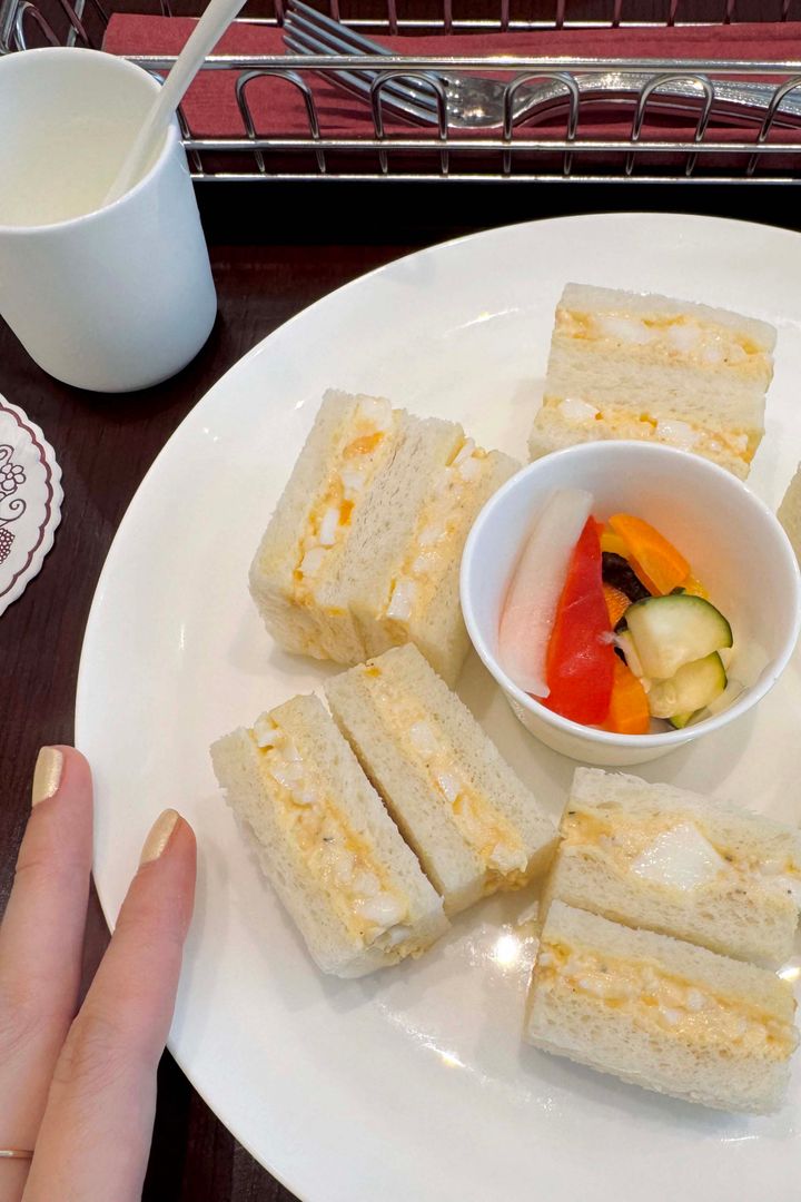 落ち着く穴場カフェ2025◎ おすすめの創業100周年コロンバン原宿サロン【ささやかですてきなもの 大谷有紀 vol.252】