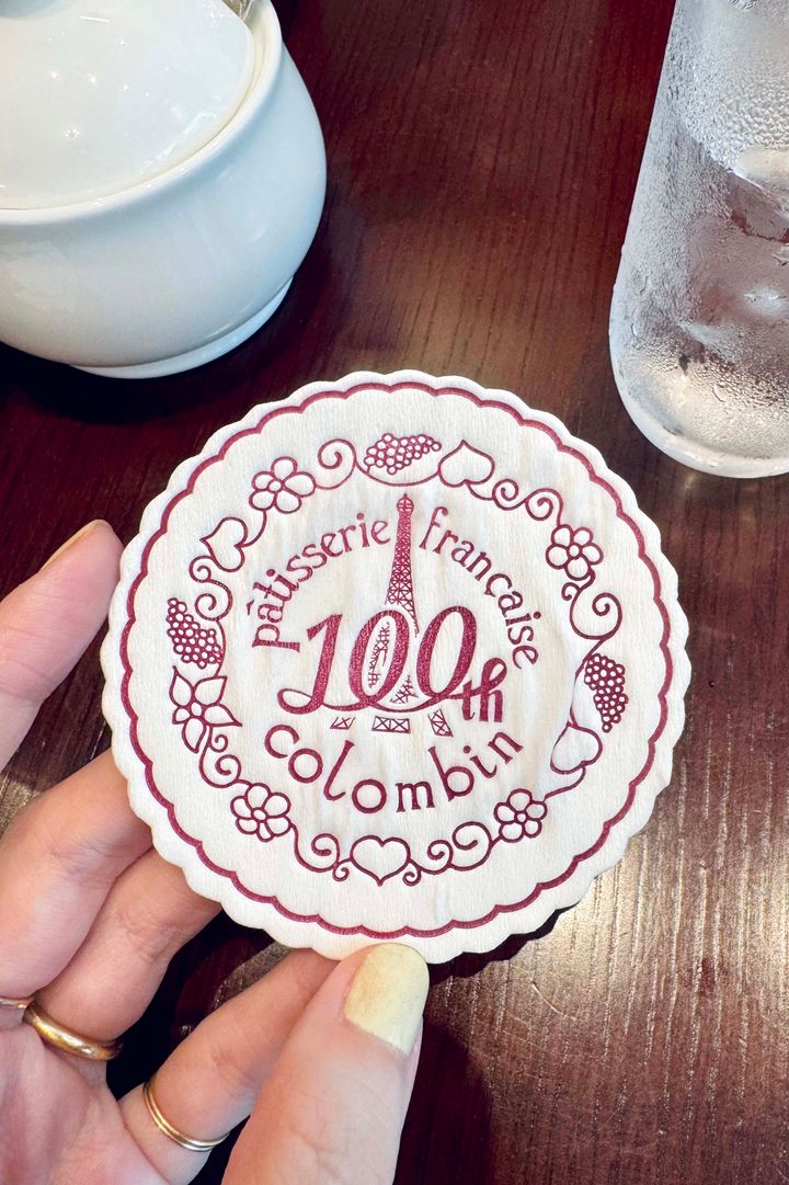 落ち着く穴場カフェ2025◎ おすすめの創業100周年コロンバン原宿サロン【ささやかですてきなもの 大谷有紀 vol.252】