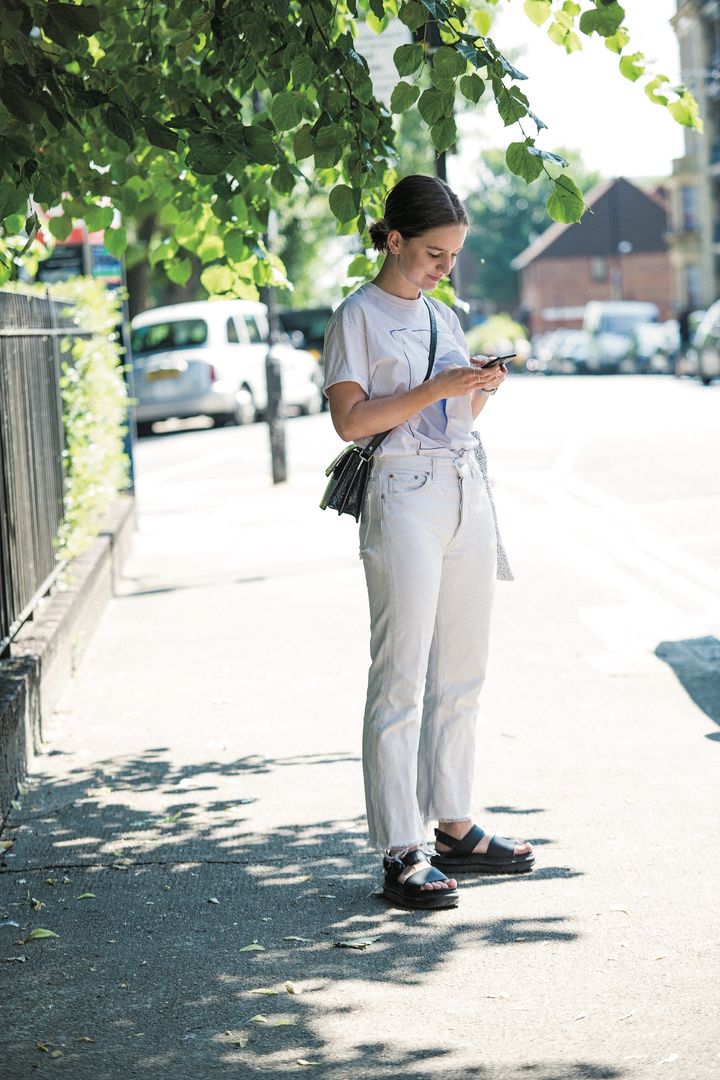 パリっ子の夏コーデは色使いがポイント！【パリジェンヌの一週間コーデ】