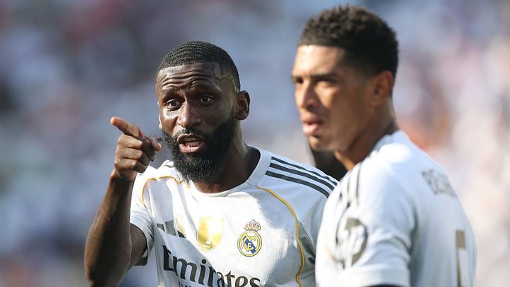 「本当にバカだった」審判への暴言で代表招集を危ぶまれた世界的DFが謝罪…一方で自己弁護も