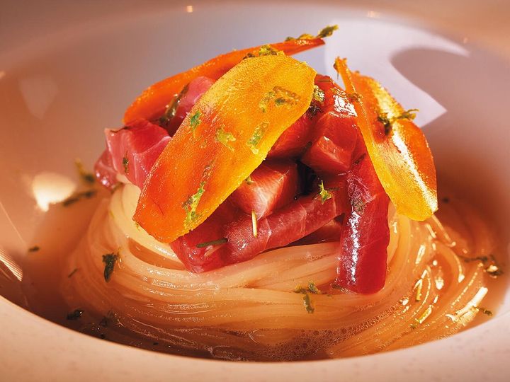 新富町『PRIMO PASSO』の「自家製からすみとカツオのカッペリーニ」