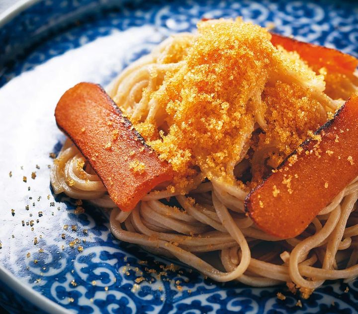 銀座『蕎麦割烹 橙』の「からすみそば」