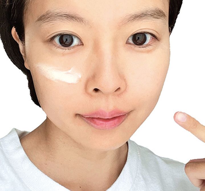 美容液がメイク下地に！ メイク中もすっぴんも毛穴レス印象。