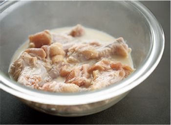子どもに大人気！ 牛乳を使って本格的な味に。「クリスピーフライドチキン」のレシピの画像2