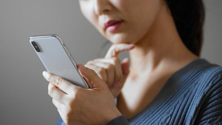 子どもの写真をSNSにアップする“恐怖のリスク”とは…