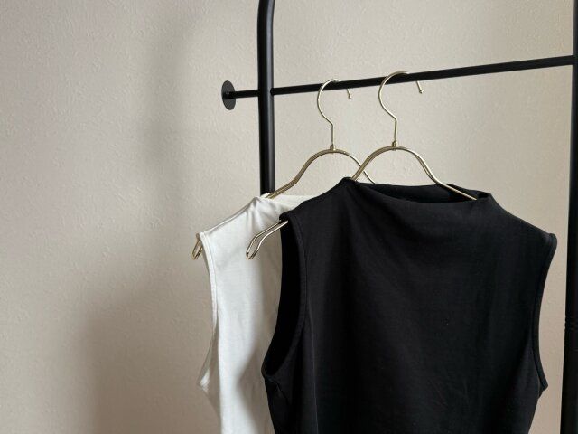 GU ボトルネックT（ノースリーブ）Q OFF WHITE BLACK