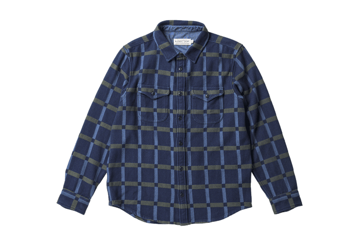 〈アウターノウン〉のブランケットシャツ