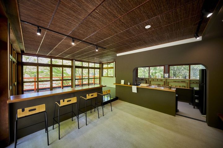 「茶所 閑坐（かんざ）」内観1