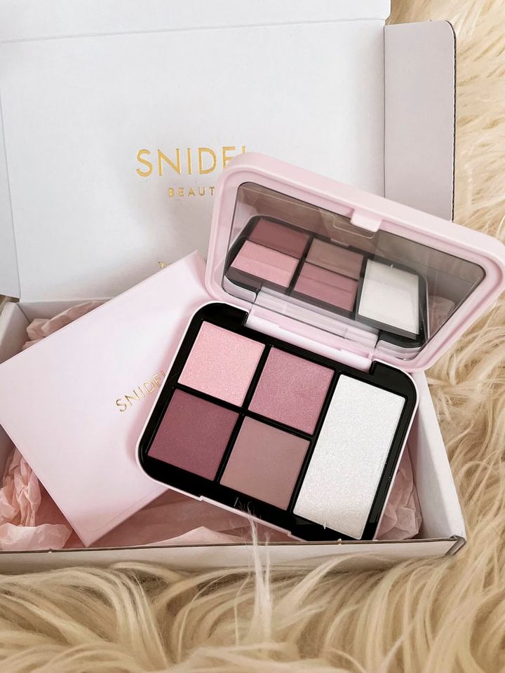 SNIDEL BEAUTYのフェイススタイリスト