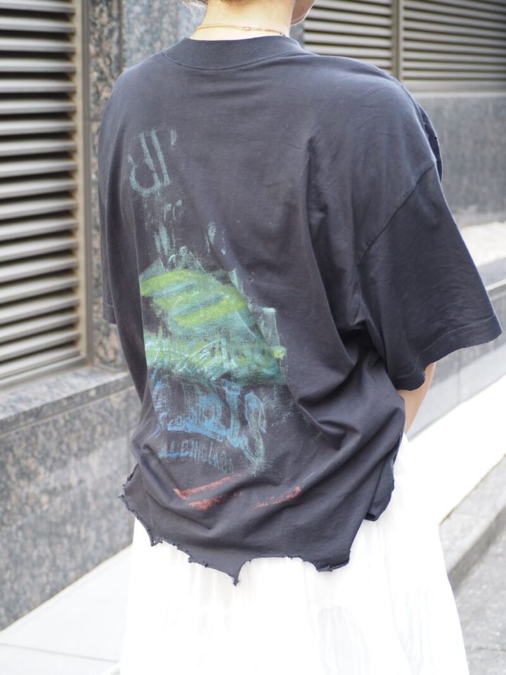 バレンシアガのTシャツ
