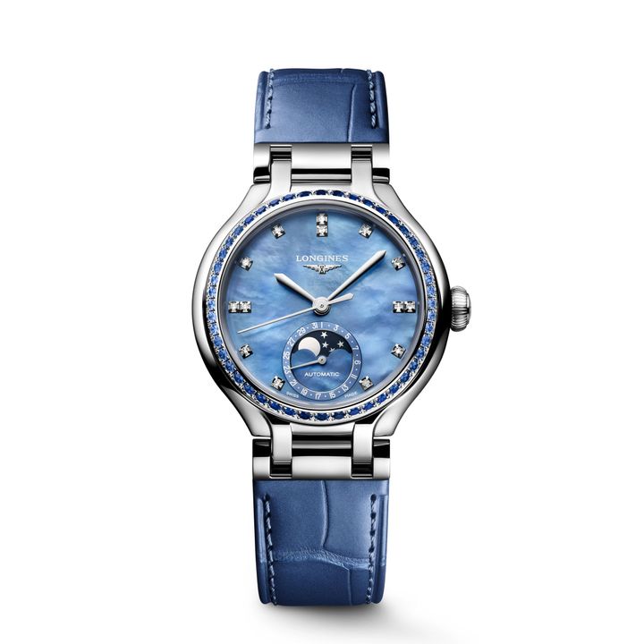 「ロンジン プリマルナ」ブルーサファイア＆ブルー・マザー・オブ・パールダイアル ¥954,800／LONGINES（ロンジン 03-6254-7350）
