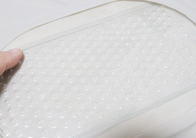 ダイソーの突起がついたウォッシュバッグ 7L