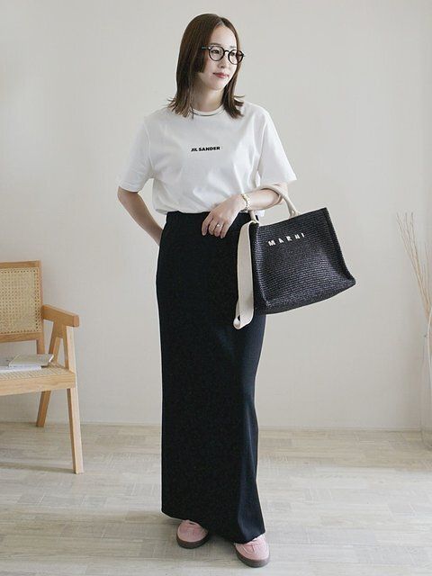 黒ロングスカートコーデ1