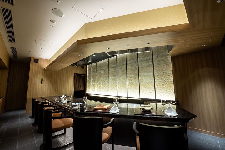 鉄板割烹「山吹」