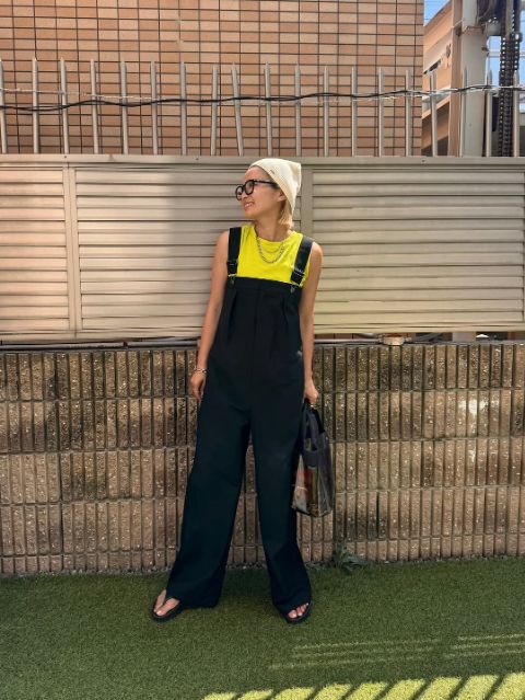 タックサロペットパンツQを着たコーデ